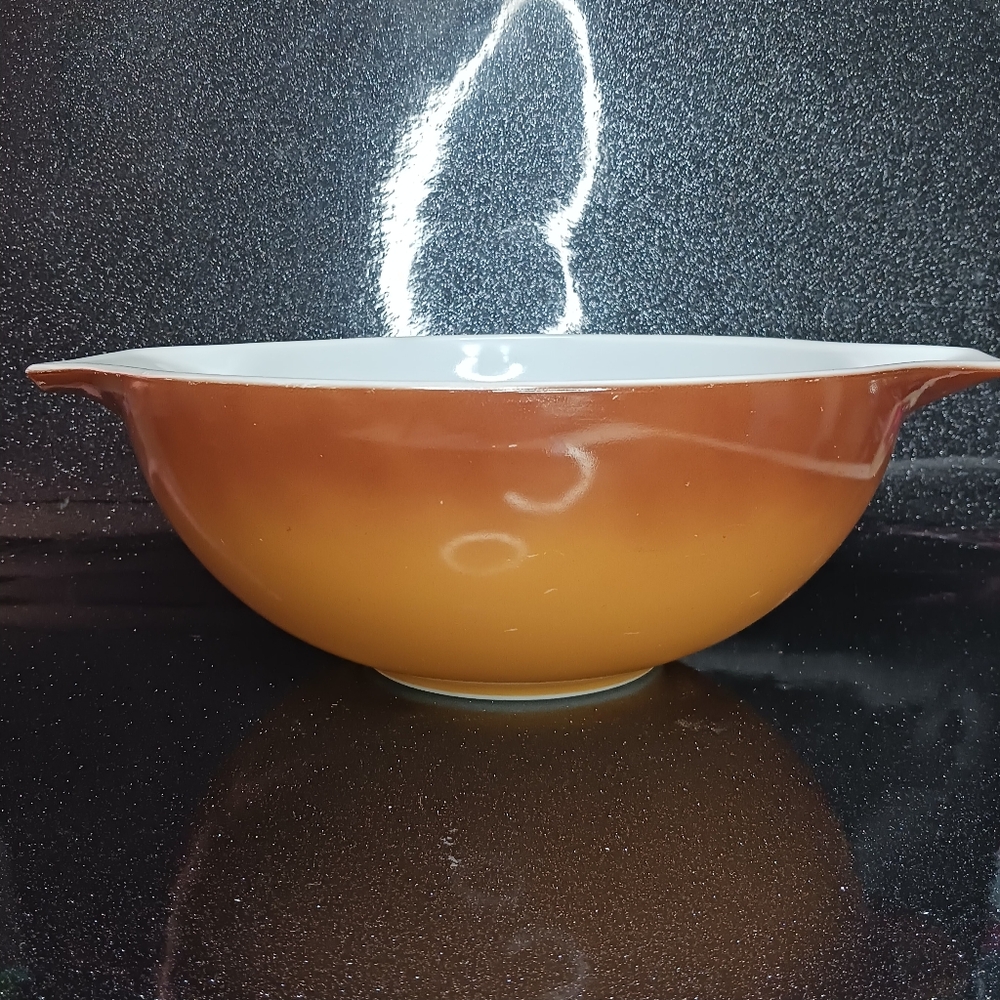 Vintage Pyrex #444 Cinderella Old Orchard Fruit, Brown Gradient.